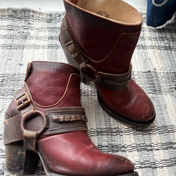 Freebird by Steven Cream Leather Interior - Picture 2 of 8